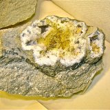 Baryte on Quartz
Geode is about 8 cm. The Baryte are up to 1.8 cm. Marcasites and/or Smythites micro in the Baryte
(Autor: Bob Harman)
