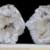 Calcite on Quartz
geode is about 17 cm, the largest intact calcites are 4.8 cm and 7.0 cm
(Autor: Bob Harman)