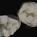 Millerite on Quartz
both examples are about 10 cm. The millerite strands are up to 3.0 cm
(Autor: Bob Harman)