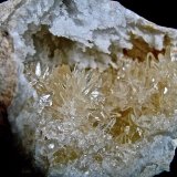 Calcite on Quartz
Calcites to 2 cm in 6.5 cm geode
(Autor: Bob Harman)