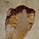Calcite and Dolomite on Quartz and with Marcasite
as above
(Autor: Bob Harman)