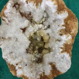 Quartz with Aragonite, Calcite and Dolomite (variety ferroan dolomite)
11 cm
(Autor: Bob Harman)