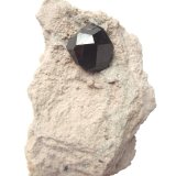 Almandine
Specimen height 4 cm, almandine crystal 9 mm
(Autor: Tobi)