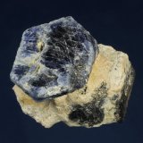 Corundum ( var. Sapphire )
55 x 45 x 40 mm
(Autor: GneissWare)