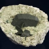Axinite-(Fe) with Chlorite Inclusions
79 x 69 x 38 mm
(Autor: GneissWare)