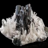 Hübnerite with Quartz and Tetrahedrite
18 x 14 x 14 cm / main crystal: 6 cm.
(Autor: MIM Museum)