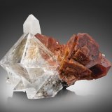 Helvine, Fluorite, Quartz
8 x 5 x 6.5 cm / main crystal: 2.9 cm
(Autor: MIM Museum)