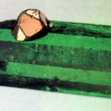 Beryl (variety emerald), Pyrite
xl=27mm
(Autor: Fiebre Verde)