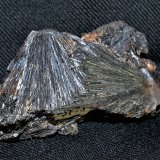 Hübnerite
7x3.5x2.5 cm
(Autor: Joseph DOliveira)