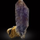 Hydroxylherderite on Orthoclase and Schorl
Xanda Mine, Virgem da Lapa, Vale do Jequitinhonha, Minas Gerais, Brazil
10 x 5.5 x 15 cm / main crystal: 14.1 cm
(Autor: mim Museum)
