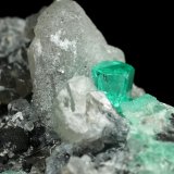 Beryl (variety emerald), Calcite, Dolomite
56x44x51mm, xls=7mm &amp; 4mm
(Autor: Fiebre Verde)