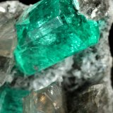 Beryl (variety emerald), Albite (variety cleavelandite), Dolomite
35x21x16mm, main xl=11x8mm
(Autor: Fiebre Verde)