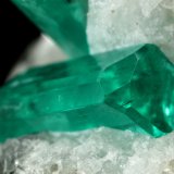 Beryl (variety emerald), Calcite
39x27x25mm, main xl=11mm
(Autor: Fiebre Verde)