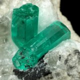 Beryl (variety emerald), Calcite
39x27x25mm, main xl=11mm
(Autor: Fiebre Verde)