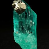 Beryl (variety emerald), Pyrite
xl=27x20mm
(Autor: Fiebre Verde)
