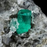 Beryl (variety emerald), Pyrite, Calcite, Dolomite
29x52x29mm, xl=8x4.5mm
(Autor: Fiebre Verde)
