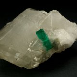 Beryl (variety emerald), Calcite
62x50x45mm
(Autor: Fiebre Verde)