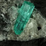 Beryl (variety emerald), Calcite
100x50x70mm, largest xl=17mm
(Autor: Fiebre Verde)
