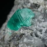 Beryl (variety emerald), Calcite
37x19x24mm, xl=9x6mm
(Autor: Fiebre Verde)