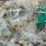 Beryl (variety emerald), Calcite, Quartz, Fluorite
100x61x65mm, main xls=7 &amp; 7mm
(Autor: Fiebre Verde)