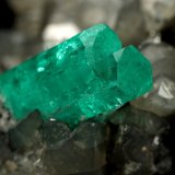 Beryl (variety emerald), Calcite
37x45mm, xl=34mm
(Autor: Fiebre Verde)