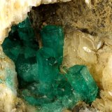 Beryl (variety emerald), Calcite
78x47x31mm - Detail
(Autor: Fiebre Verde)