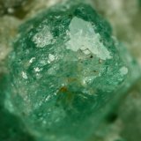 Beryl (variety emerald), Calcite
xl=10mm
(Autor: Fiebre Verde)