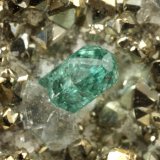 Beryl (variety emerald), Calcite, Pyrite
92x41x52mm, main xl=4mm
(Autor: Fiebre Verde)