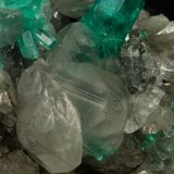 Beryl (variety emerald), Calcite, Quartz
53x51x40mm, xl=9mm
(Autor: Fiebre Verde)