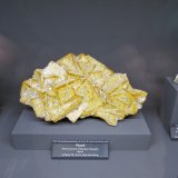 Fluorite
~ 25 cm
(Autor: Tobi)