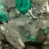 Beryl (variety emerald), Calcite, Quartz
53x51x40mm, xl=9mm
(Autor: Fiebre Verde)