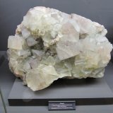 Fluorite
~ 35 cm
(Autor: Tobi)