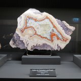 Quartz variety agate, Quartz variety chalcedony, Fluorite
~ 25 cm
(Autor: Tobi)