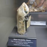 Elbaite on Quartz
Specimen size ~ 12 cm
(Autor: Tobi)