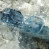 Euclase, Calcite, Pyrite
44x26x34mm, up to 7mm
(Autor: Fiebre Verde)