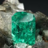 Beryl (variety emerald), Calcite, Dolomite
37x24x31mm, xl=24mm
(Autor: Fiebre Verde)