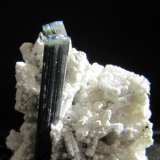 Elbaite
4.1 x 3.5 x 2.9 cm
(Autor: steven calamuci)