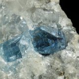Euclase, Calcite, Pyrite
44x26x34mm, up to 7mm
(Autor: Fiebre Verde)