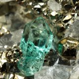 Beryl (variety emerald), Calcite, Pyrite
33x41x21mm, xl=8mm
(Autor: Fiebre Verde)