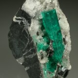 Beryl (variety emerald), Calcite
28x51x49mm, xl=30mm
(Autor: Fiebre Verde)