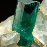 Beryl (variety emerald), Calcite, Dolomite, Pyrite
50x39x20mm, xl=10mm
(Autor: Fiebre Verde)
