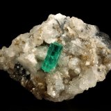 Beryl (variety emerald), Calcite, Pyrite, Quartz
56x46x34mm, xl=13mm
(Autor: Fiebre Verde)