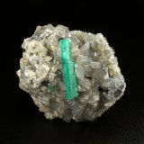 Beryl (variety emerald), Calcite, Dolomite
40x43x29mm, xl=22mm
(Autor: Fiebre Verde)
