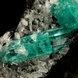 Beryl (variety emerald), Albite (variety cleavelandite)
190x35x115mm, longest xl=32mm
(Autor: Fiebre Verde)