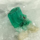 Beryl (variety emerald), Calcite
72x37x48, xl=5mm
(Autor: Fiebre Verde)
