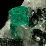 Beryl (variety emerald), Calcite, Quartz
60x46x42mm, xl=13mm
(Autor: Fiebre Verde)