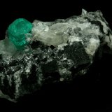 Beryl (variety emerald), Calcite, Quartz
60x46x42mm, xl=13mm
(Autor: Fiebre Verde)