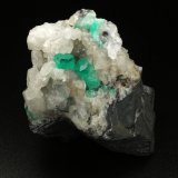 Beryl (variety emerald), Calcite, Dolomite, Pyrite
52x56x46mm, xls=10 &amp; 5mm
(Autor: Fiebre Verde)