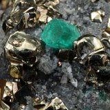 Beryl (variety emerald), Pyrite, Calcite
35mm x 38mm x 37mm, xl=5mm
(Autor: Fiebre Verde)