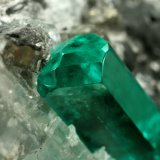 Beryl (variety emerald), Calcite, Pyrite
43x38x50mm,  xl=11mm
(Autor: Fiebre Verde)